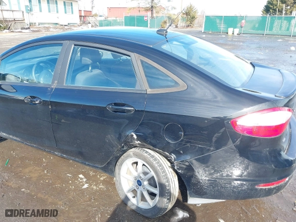 2019 Ford Fiesta SE with VIN 3FADP4BJ8KM137770, listed as a IAAI auction lot 41570607 with 89,160 mi miles. Bid and sale history available at carsss.com. Image 6.