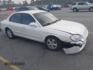 2000 Hyundai Sonata with VIN KMHWF25S3YA327184, listed as a IAAI auction lot 41771540 with 84,783 mi miles. Bid and sale history available at carsss.com. Image 1.