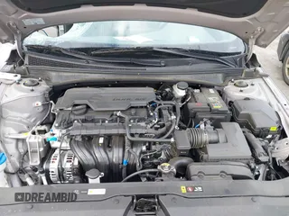 2025 Hyundai Elantra SEL Convenience with VIN KMHLS4DG5SU968429, listed as a IAAI auction lot 42225493 with 3,989 mi miles and . Bid and sale history available at carsss.com. Image 10.