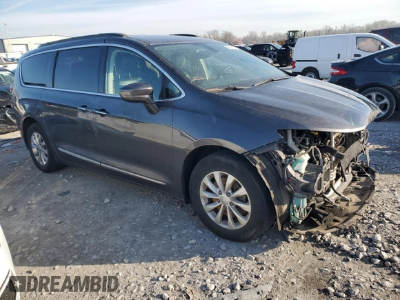 2017 Chrysler Pacifica Touring L with VIN 2C4RC1BG5HR739106, listed as a Copart auction lot 50068415 with 165,688 mi miles and Salvage Title. Bid and sale history available at DreamBid. Image 4.