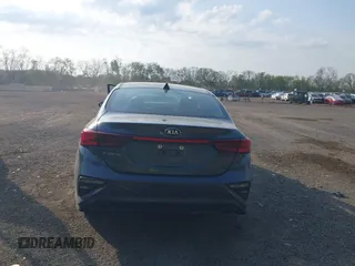 2021 Kia Forte LXS с VIN 3KPF24AD6ME372761, выставлен на аукционе IAAI как лот 42135790 с пробегом 62 310 миль миль и . История ставок и продаж доступна на DreamBid. Изображение 17.