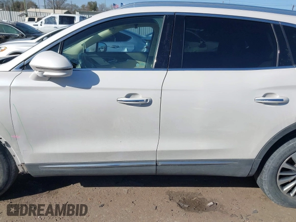 2016 Lincoln MKX Select with VIN 2LMTJ6KR1GBL75185, listed as a IAAI auction lot 41706363 with 135,844 mi miles and . Bid and sale history available at carsss.com. Image 15.