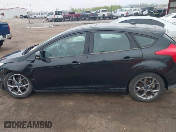 2014 Ford Focus SE z VIN 1FADP3K20EL386198, wystawiony jako IAAI lot #42157909 z przebiegiem 125 097 mil mil oraz . Historia ofert i sprzedaży dostępna na DreamBid. Obrazek 14.