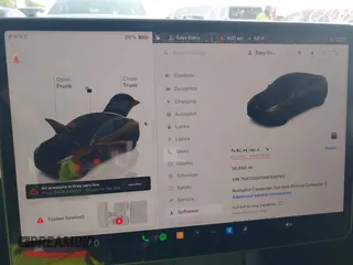 2022 Tesla Model Y Performance z VIN 7SAYGDEF0NF518740, wystawiony jako IAAI lot #41785358 z przebiegiem 50 692 mil mil oraz . Historia ofert i sprzedaży dostępna na DreamBid. Obrazek 19.