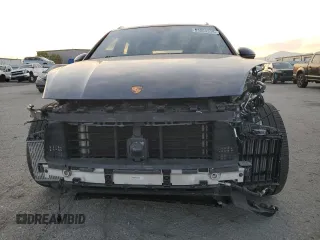 2023 Porsche Cayenne S z VIN WP1AB2AY8PDA15250, wystawiony jako Copart lot #53064315 z przebiegiem 29 655 mil mil oraz Szkoda całkowita • Salvage title. Historia ofert i sprzedaży dostępna na DreamBid. Obrazek 5.