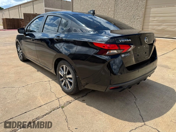 2020 Nissan Versa SV z VIN 3N1CN8EV3LL838731, wystawiony jako Copart lot #58837595 z przebiegiem 99 861 mil mil oraz Czysty tytuł • Clean title. Historia ofert i sprzedaży dostępna na DreamBid. Obrazek 3.