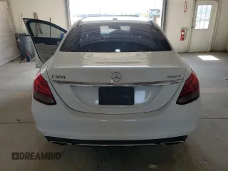 2018 Mercedes-Benz C 300 z VIN 55SWF4KB0JU235398, wystawiony jako Copart lot #53123405 z przebiegiem 85 265 mil mil oraz Szkoda całkowita • Salvage title. Historia ofert i sprzedaży dostępna na DreamBid. Obrazek 6.