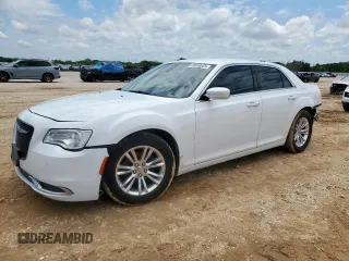 2018 Chrysler 300 Touring L z VIN 2C3CCAAG9JH314222, wystawiony jako Copart lot #58858605 z przebiegiem 112 894 mil mil oraz Szkoda całkowita • Salvage title. Historia ofert i sprzedaży dostępna na DreamBid. Obrazek 1.
