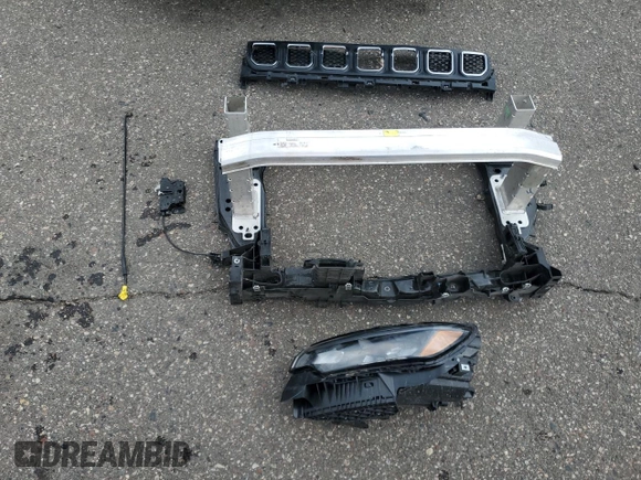 2023 Jeep Compass Latitude z VIN 3C4NJDBN1PT537959, wystawiony jako Copart lot #59963855 z przebiegiem 24 636 mil mil oraz Szkoda całkowita • Salvage title. Historia ofert i sprzedaży dostępna na DreamBid. Obrazek 13.