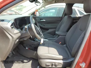 2024 Buick Encore GX Preferred z VIN KL4AMCSL5RB182209, wystawiony jako Copart lot #51734815 z przebiegiem Nie podano mil oraz Szkoda całkowita • Salvage title. Historia ofert i sprzedaży dostępna na DreamBid. Obrazek 7.