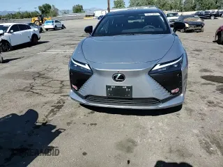2024 Lexus RZ 300e Premium z VIN JTJABABB6RA002164, wystawiony jako Copart lot #56575245 z przebiegiem 11 687 mil mil oraz Szkoda całkowita • Salvage title. Historia ofert i sprzedaży dostępna na DreamBid. Obrazek 14.