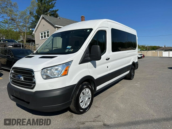2019 Ford Transit Passenger XL z VIN 1FBAX2CM7KKA60959, wystawiony jako Copart lot #56836625 z przebiegiem 281 088 mil mil oraz Tytuł czysty. Historia ofert i sprzedaży dostępna na DreamBid. Obrazek 1.