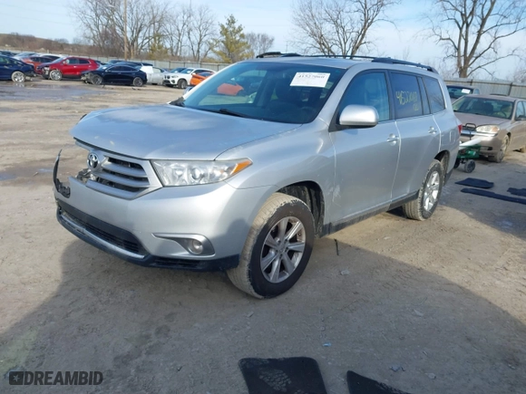 2011 Toyota Highlander with VIN 5TDZK3EH0BS036935, listed as a IAAI auction lot 41527060 with 277,595 mi miles. Bid and sale history available at carsss.com. Image 2.