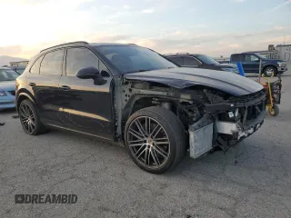 2023 Porsche Cayenne S z VIN WP1AB2AY8PDA15250, wystawiony jako Copart lot #53064315 z przebiegiem 29 655 mil mil oraz Szkoda całkowita • Salvage title. Historia ofert i sprzedaży dostępna na DreamBid. Obrazek 4.