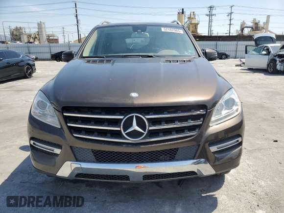 2013 Mercedes-Benz M 350 z VIN 4JGDA5JB0DA125409, wystawiony jako Copart lot #52187965 z przebiegiem 147 803 mil mil oraz Szkoda całkowita • Salvage title. Historia ofert i sprzedaży dostępna na DreamBid. Obrazek 5.