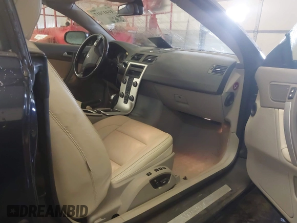 2012 Volvo C70 T5 with VIN YV1672MC2CJ126049, listed as a IAAI auction lot 41417417 with 62,321 mi miles. Bid and sale history available at carsss.com. Image 5.