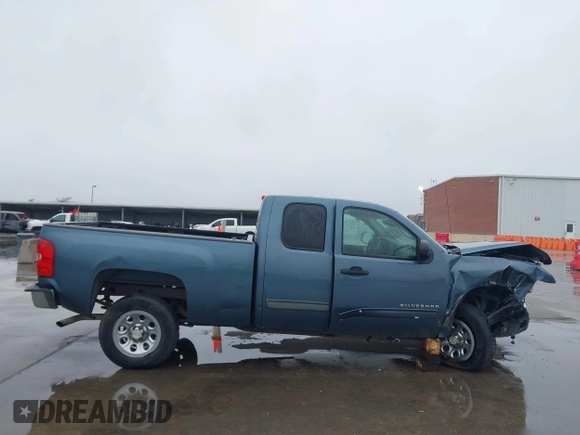 2010 Chevrolet Silverado 1500 LS with VIN 1GCSCREA5AZ176206, listed as a IAAI auction lot 41003831 with 126,617 mi miles. Bid and sale history available at carsss.com. Image 14.