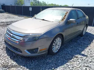 2010 Ford Fusion Hybrid with VIN 3FADP0L32AR148435, listed as a IAAI auction lot 41987937 with 224,290 mi miles. Bid and sale history available at carsss.com. Image 2.