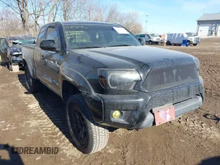 2014 Toyota Tacoma z VIN 5TFUX4EN9EX028466, wystawiony jako IAAI lot #41412494 z przebiegiem 124 867 mil mil oraz . Historia ofert i sprzedaży dostępna na DreamBid. Obrazek 1.