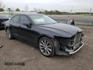 2021 Volvo S60 Momentum with VIN 7JR102FK3MG094687, listed as a Copart auction lot 48361733 with 17,920 mi miles. Bid and sale history available at carsss.com. Image 4.