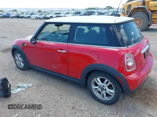 2011 MINI Hardtop with VIN WMWSU3C58BT182728, listed as a IAAI auction lot 42393337 with 142,386 mi miles and . Bid and sale history available at DreamBid. Image 3.