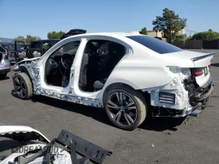 2023 BMW 3 Series 330i z VIN 3MW69FF02P8D08357, wystawiony jako Copart lot #57848895 z przebiegiem 9 923 mil mil oraz Szkoda całkowita • Salvage title. Historia ofert i sprzedaży dostępna na DreamBid. Obrazek 2.
