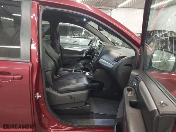 2018 Dodge Grand Caravan GT with VIN 2C4RDGEG4JR334694, listed as a IAAI auction lot 41834712 with 113,946 mi miles. Bid and sale history available at carsss.com. Image 5.