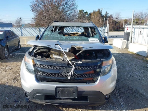 2015 Ford Explorer Sport with VIN 1FM5K8GT3FGA32239, listed as a IAAI auction lot 41124734 with 1 mi miles. Bid and sale history available at carsss.com. Image 6.