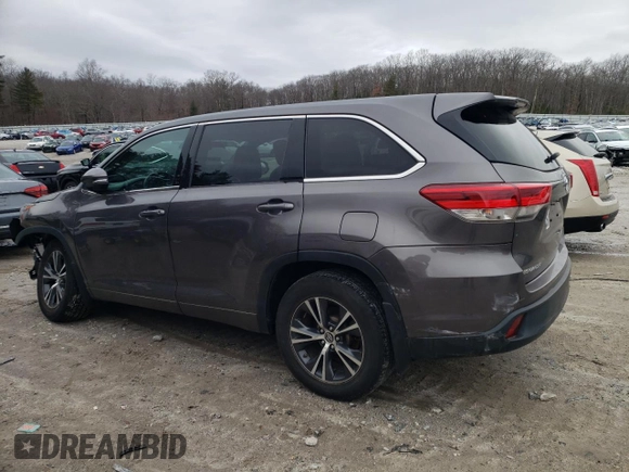 2017 Toyota Highlander LE with VIN 5TDBZRFH5HS375505, listed as a Copart auction lot 47137925 with 84,884 mi miles and Salvage title. Bid and sale history available at DreamBid. Image 2.