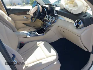 2019 Mercedes-Benz GLC 300 z VIN WDC0G4JB9K1000816, wystawiony jako IAAI lot #42257004 z przebiegiem 55 034 mil mil oraz . Historia ofert i sprzedaży dostępna na DreamBid. Obrazek 5.