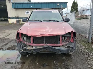 2004 GMC Envoy SLT with VIN 1GKDT13S942237743, listed as a Copart auction lot 85452894 with 192,043 mi miles and Salvage Title. Bid and sale history available at carsss.com. Image 5.