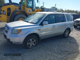2006 Honda Pilot EX with VIN 5FNYF28406B049584, listed as a IAAI auction lot 38183277 with 281,810 mi miles and . Bid and sale history available at carsss.com. Image 2.