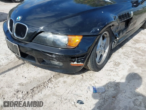 1997 BMW 3 Series Z3 1.9 z VIN 4USCH7326VLE03768, wystawiony jako IAAI lot #41422639 z przebiegiem Nie podano mil oraz . Historia ofert i sprzedaży dostępna na DreamBid. Obrazek 6.