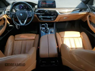 2019 BMW 5 Series 530i xDrive z VIN WBAJA7C51KG911480, wystawiony jako Copart lot #58219105 z przebiegiem 67 557 mil mil oraz Szkoda całkowita • Salvage title. Historia ofert i sprzedaży dostępna na DreamBid. Obrazek 8.