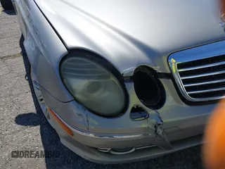 2008 Mercedes-Benz E 350 Luxury z VIN WDBUF56X88B352310, wystawiony jako IAAI lot #42314566 z przebiegiem 171 515 mil mil oraz . Historia ofert i sprzedaży dostępna na DreamBid. Obrazek 6.