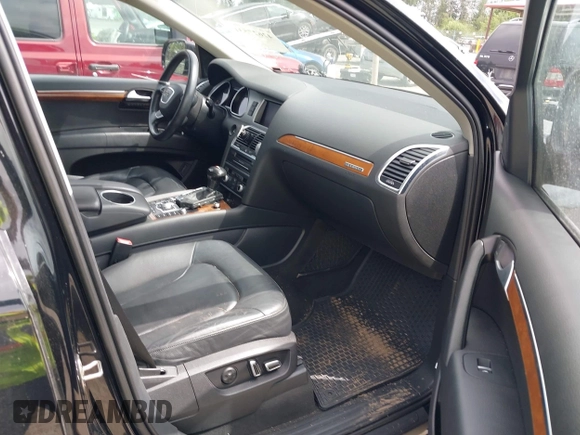 2015 Audi Q7 Premium Plus z VIN WA1LMAFE5FD030021, wystawiony jako IAAI lot #42627531 z przebiegiem 137 454 mil mil oraz . Historia ofert i sprzedaży dostępna na DreamBid. Obrazek 5.
