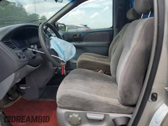 2003 Toyota Sienna CE with VIN 4T3ZF19C03U555684, listed as a Copart auction lot 60323904 with 204,368 mi miles and Salvage Title. Bid and sale history available at carsss.com. Image 7.