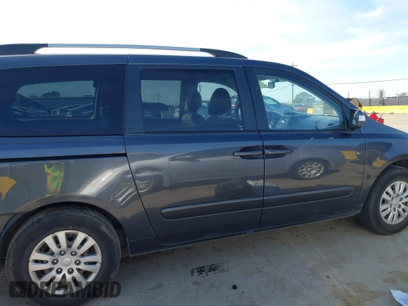 2012 Kia Sedona LX with VIN KNDMG4C7XC6475511, listed as a IAAI auction lot 41845131 with 132,023 mi miles. Bid and sale history available at carsss.com. Image 14.