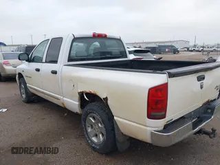 2006 Dodge 1500 SLT z VIN 1D7HU18286S686472, wystawiony jako IAAI lot #42395263 z przebiegiem 196 124 mil mil oraz . Historia ofert i sprzedaży dostępna na DreamBid. Obrazek 12.