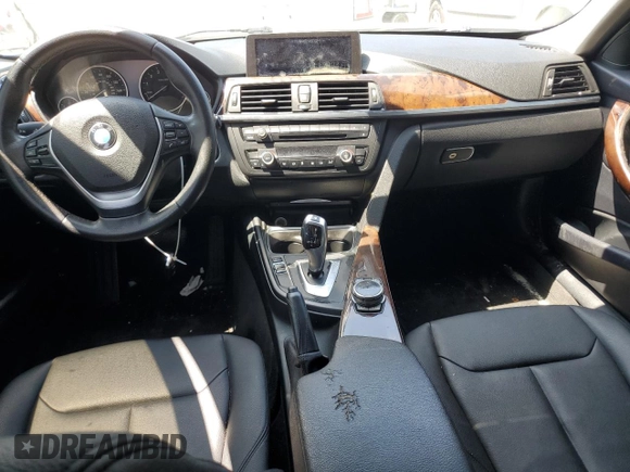 2014 BMW 3 Series 328i z VIN WBA3A5C58EF605710, wystawiony jako Copart lot #60112705 z przebiegiem Nie podano mil oraz Szkoda całkowita • Salvage title. Historia ofert i sprzedaży dostępna na DreamBid. Obrazek 8.
