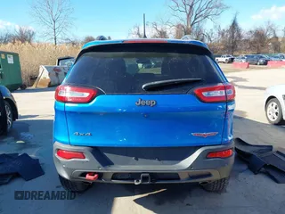 2018 Jeep Cherokee Trailhawk with VIN 1C4PJMBX7JD507453, listed as a IAAI auction lot 41464420 with 100,369 mi miles and . Bid and sale history available at DreamBid. Image 16.