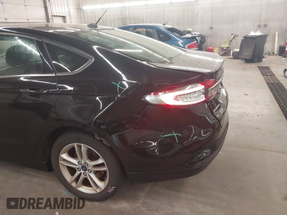 2018 Ford Fusion SE with VIN 3FA6P0H7XJR257603, listed as a IAAI auction lot 39742896 with 126,949 mi miles. Bid and sale history available at carsss.com. Image 6.