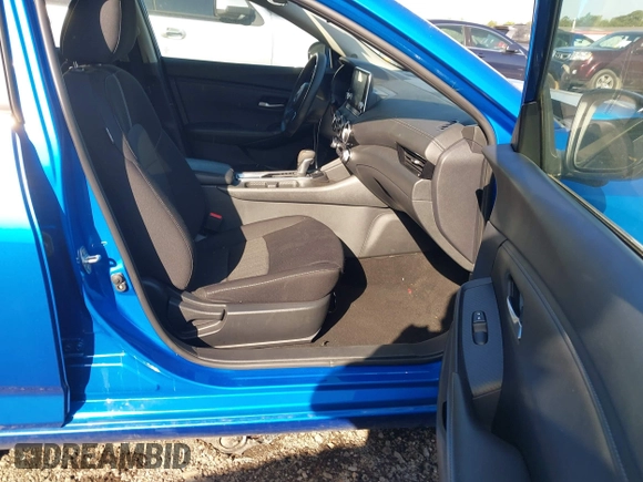 2024 Nissan Sentra SV with VIN 3N1AB8CV7RY281658, listed as a IAAI auction lot 42033096 with 15,150 mi miles and . Bid and sale history available at DreamBid. Image 5.