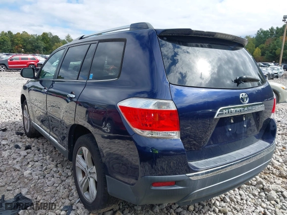 2013 Toyota Highlander Limited with VIN 5TDYK3EH0DS090721, listed as a IAAI auction lot 37416960 with 111,456 mi miles. Bid and sale history available at carsss.com. Image 3.