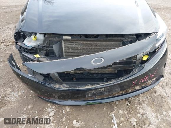 2018 Kia Forte LX with VIN 3KPFL4A7XJE281866, listed as a IAAI auction lot 41506327 with 70,579 mi miles and . Bid and sale history available at DreamBid. Image 6.