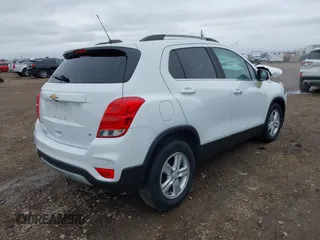 2017 Chevrolet Trax LT with VIN KL7CJLSB9HB063508, listed as a IAAI auction lot 41041755 with 84,405 mi miles. Bid and sale history available at carsss.com. Image 4.