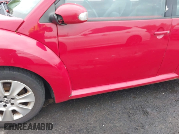 2010 Volkswagen Beetle with VIN 3VWRG3AG7AM022685, listed as a IAAI auction lot 42237138 with 78,939 mi miles and . Bid and sale history available at DreamBid. Image 13.