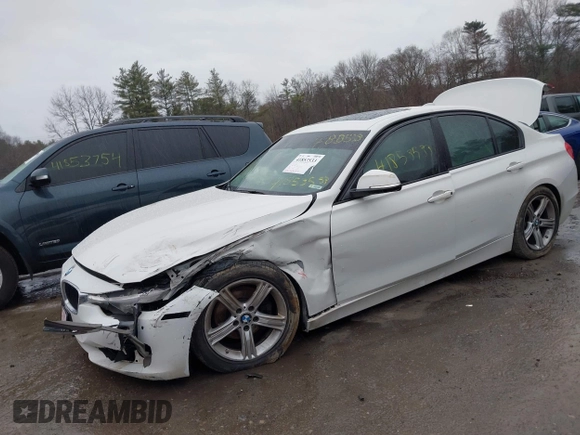 2014 BMW 3 Series 328i xDrive with VIN WBA3B5C56EF599323, listed as a IAAI auction lot 41853533 with 114,358 mi miles. Bid and sale history available at carsss.com. Image 17.