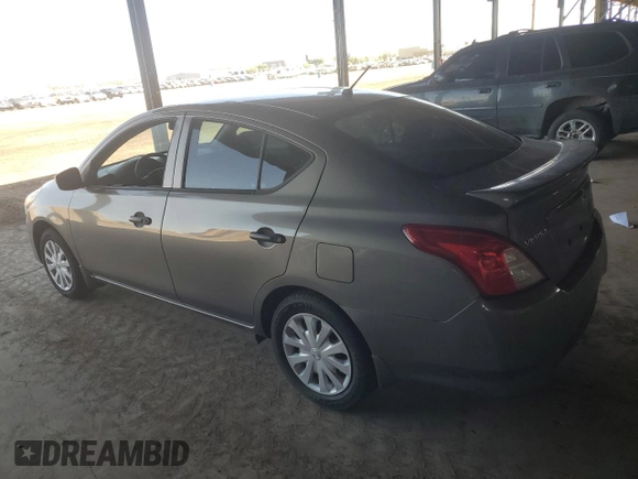 2016 Nissan Versa S z VIN 3N1CN7AP6GL884240, wystawiony jako Copart lot #63071695 z przebiegiem 48 761 mil mil oraz Czysty tytuł • Clean title. Historia ofert i sprzedaży dostępna na DreamBid. Obrazek 2.