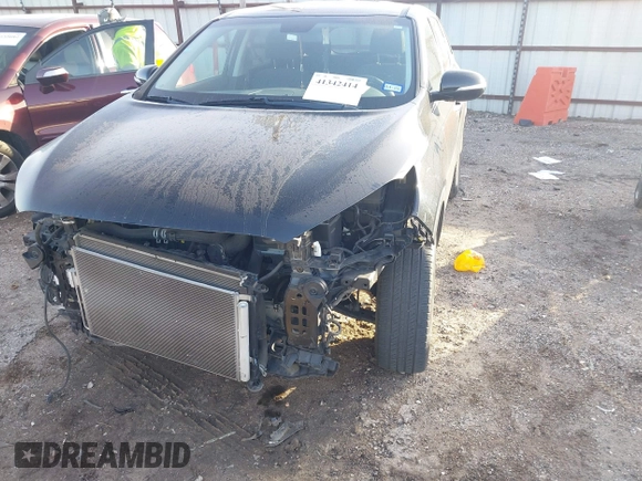 2019 Kia Sorento LX with VIN 5XYPG4A31KG579877, listed as a IAAI auction lot 41342414 with 32,549 mi miles. Bid and sale history available at carsss.com. Image 6.
